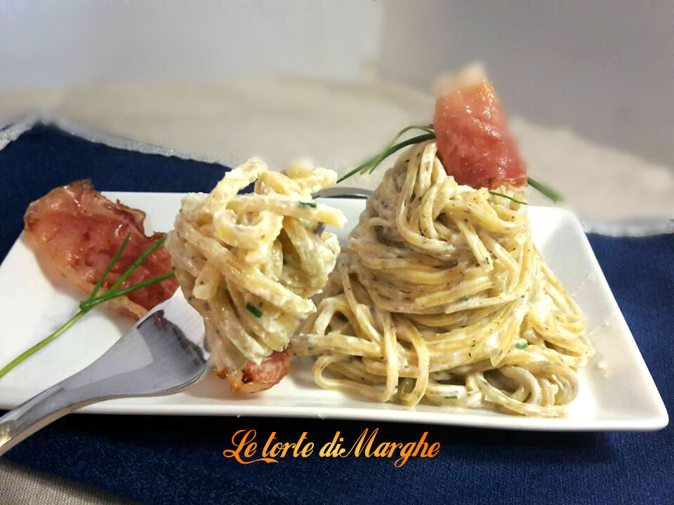 Tagliolini con robiola e speck