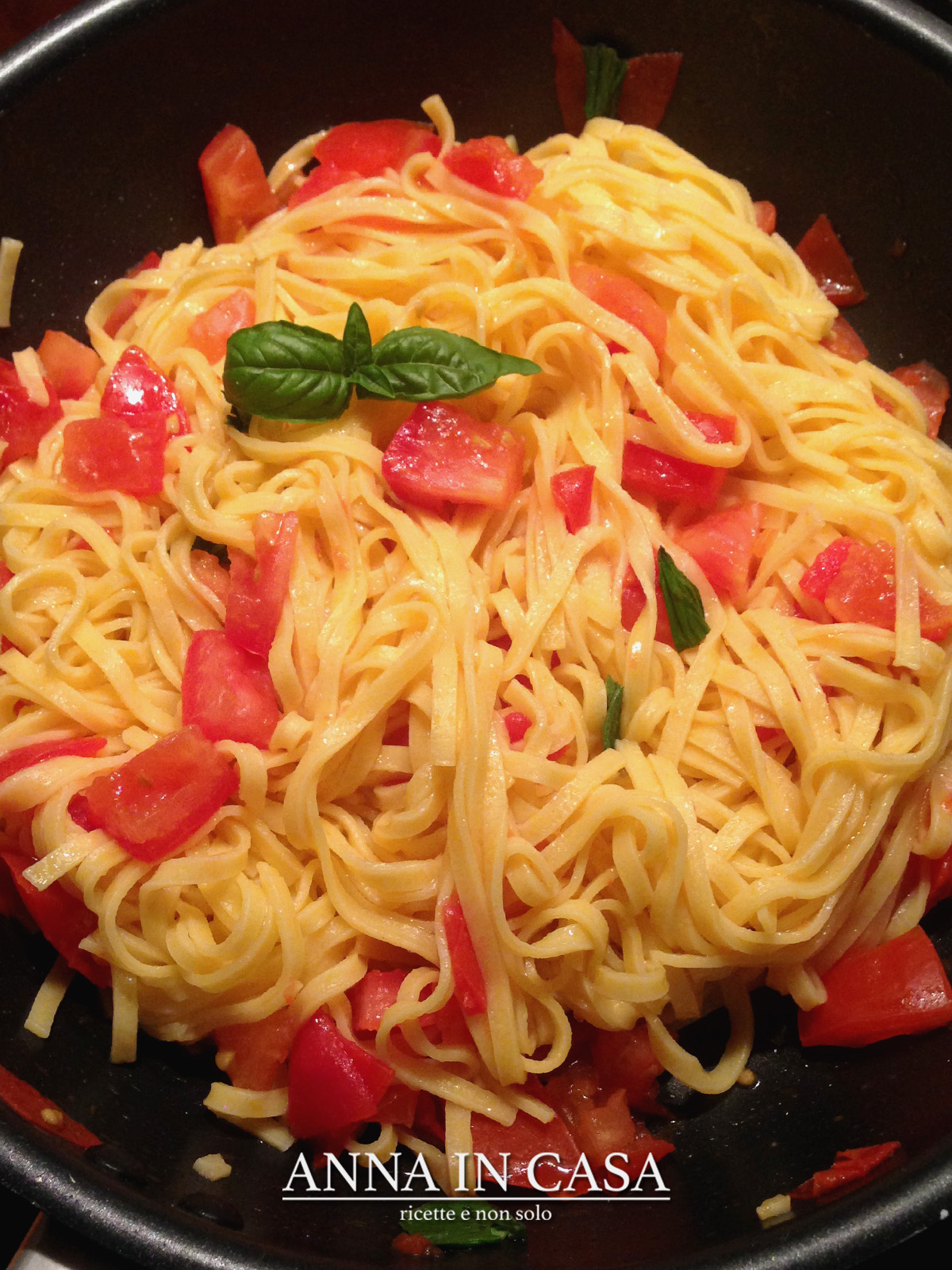 Tagliolini di farro con pomodoro e basilico
