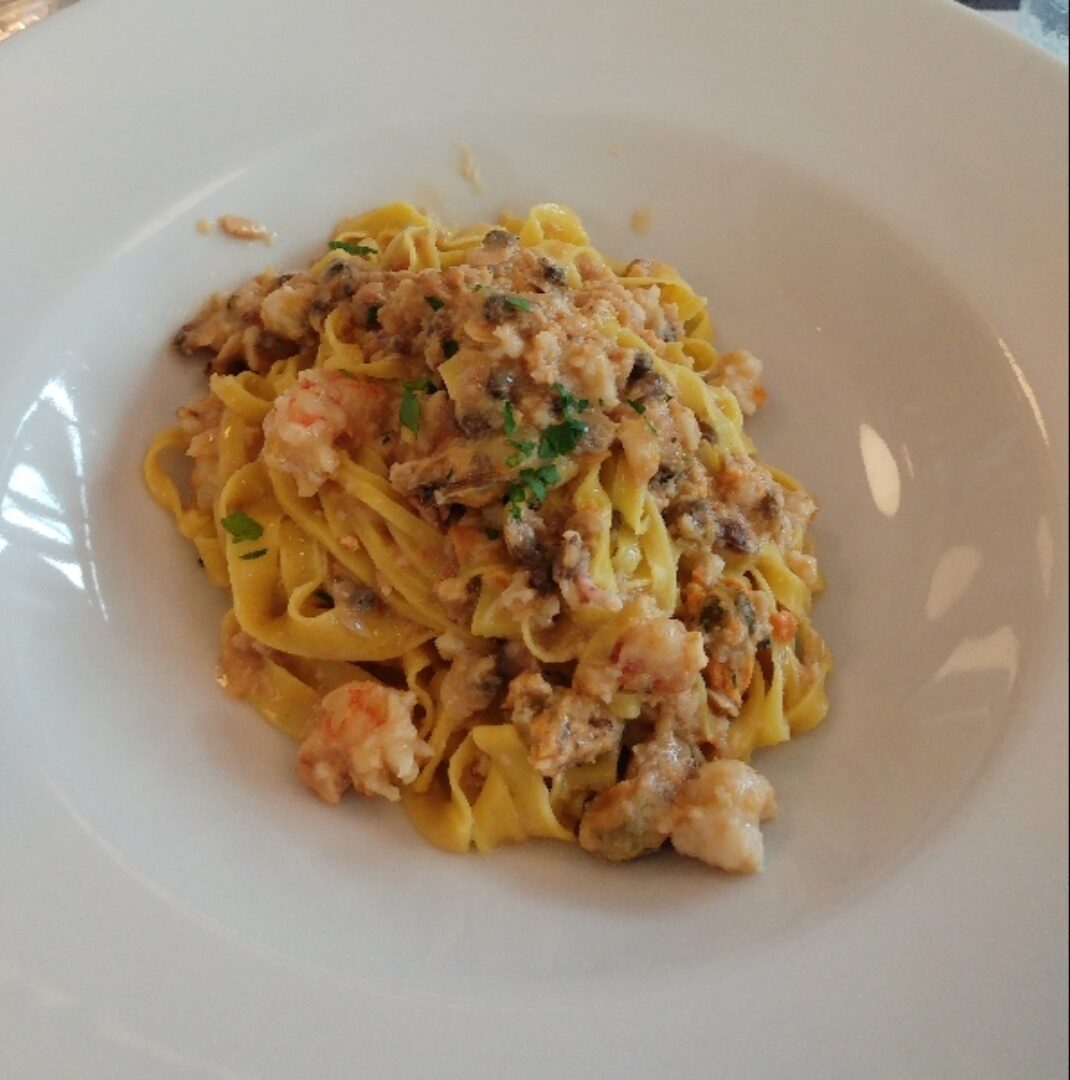 Tagliolini di mare in bianco