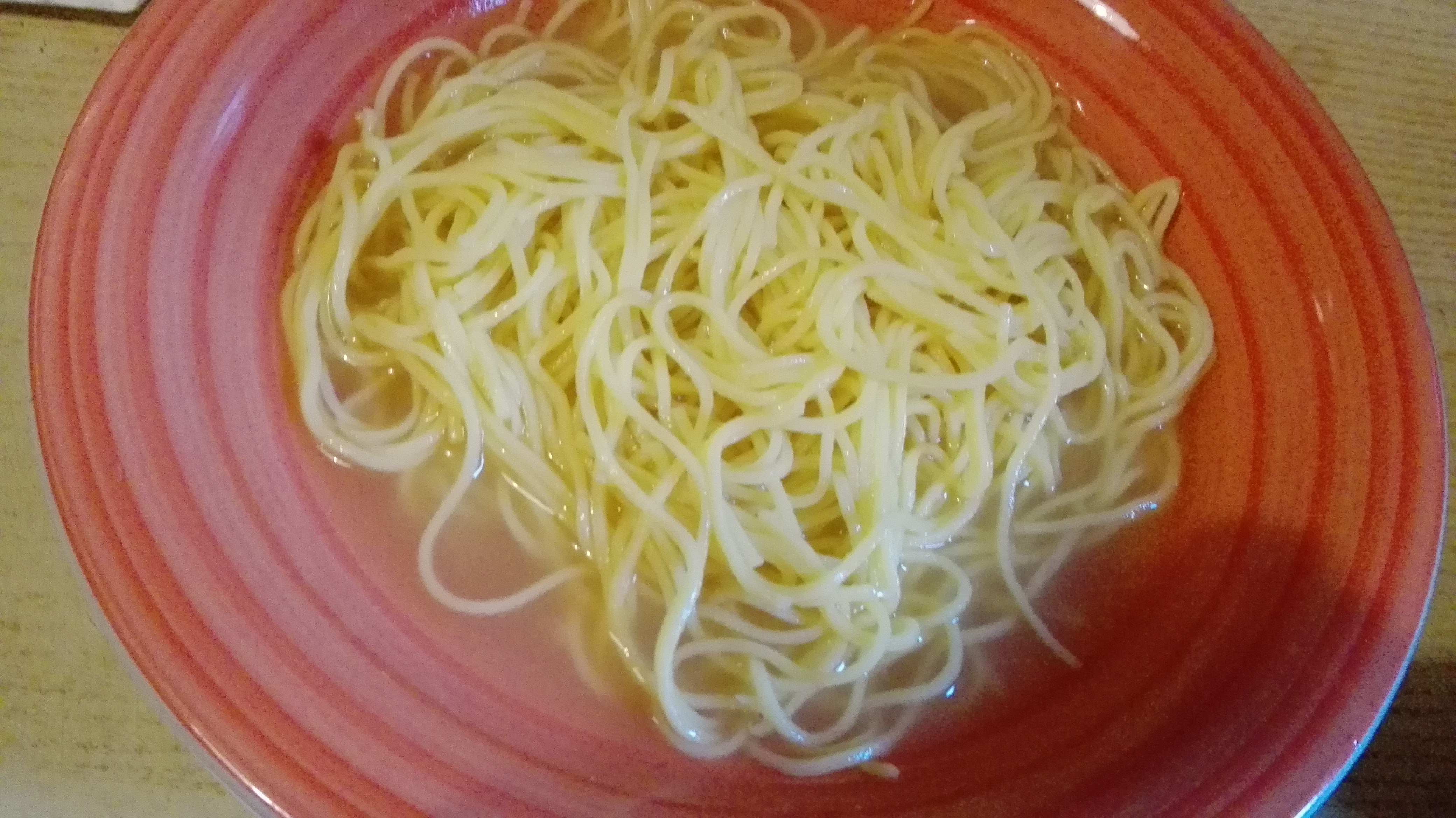 Tagliolini in brodo fatti in casa