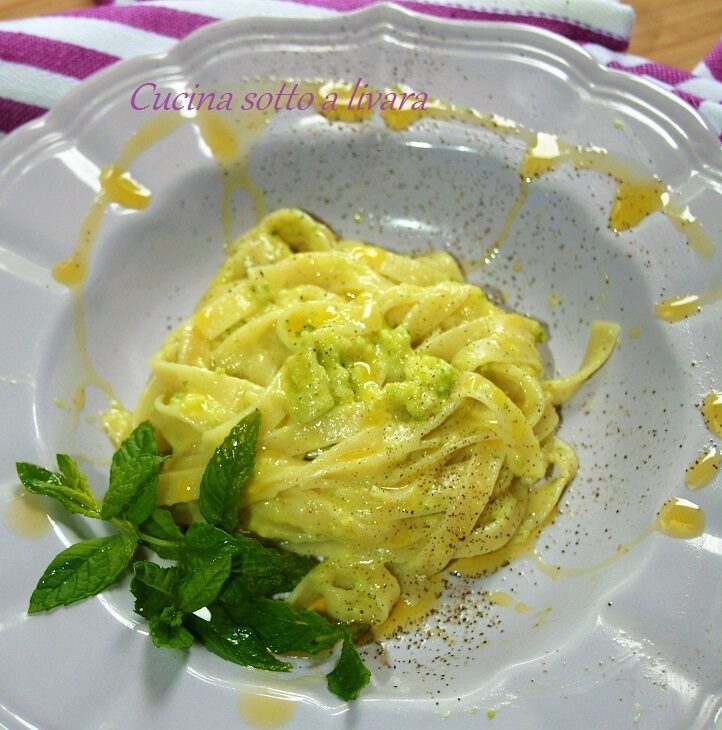 Tagliolini pesto di zucchine e ricotta