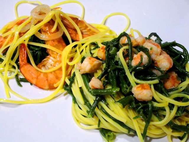 Tagliolini saltati con mazzancolle e asparagi di mare