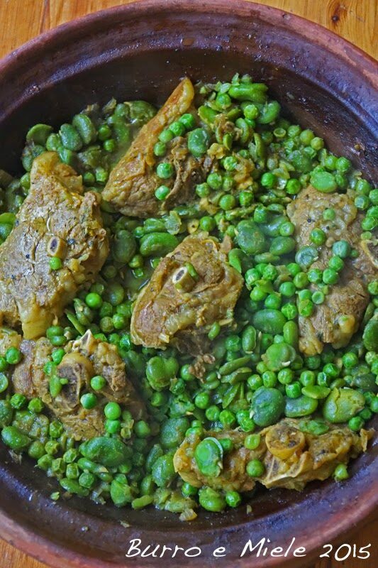 Tajine di agnello con fave e piselli freschi, un’idea per pessah (o per pasqua)