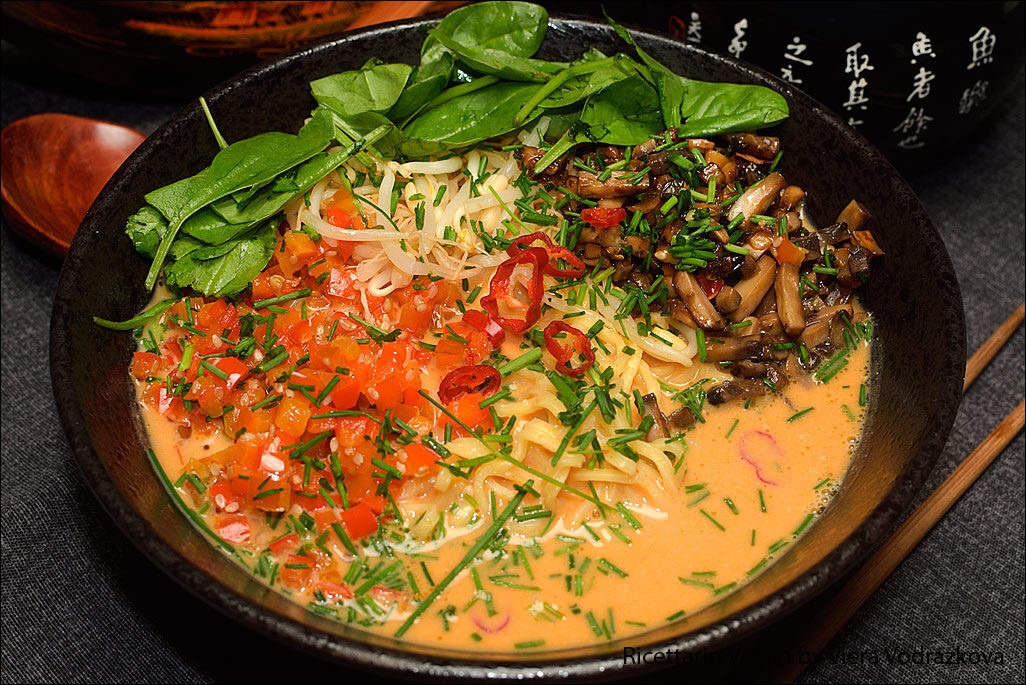 Tan tan ramen noodles bowl – tantanmen ramen