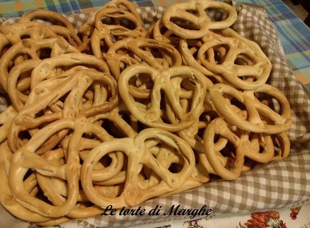 Taralli con finocchietto tipici d lucania
