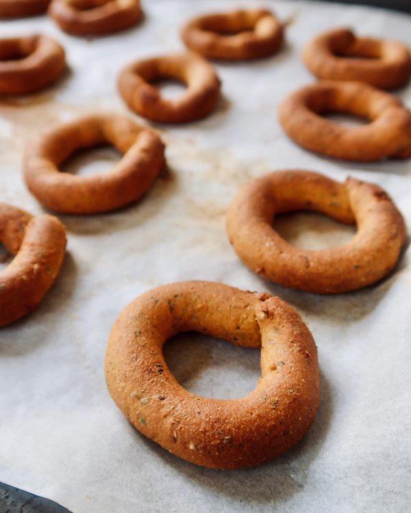 Taralli di farina di ceci al pomodoro (senza glutine)