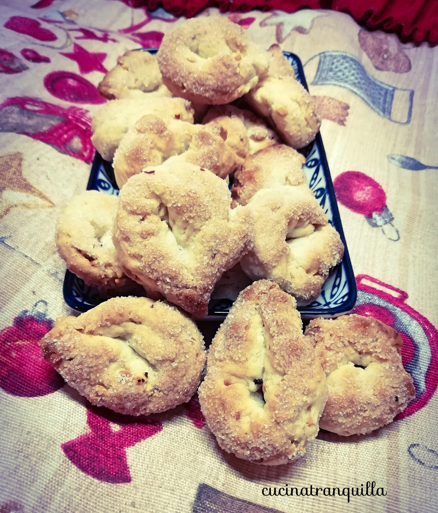 Taralli dolci al vino bianco e nocciole
