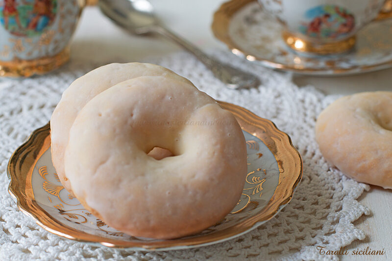 Taralli siciliani biscotti glassati