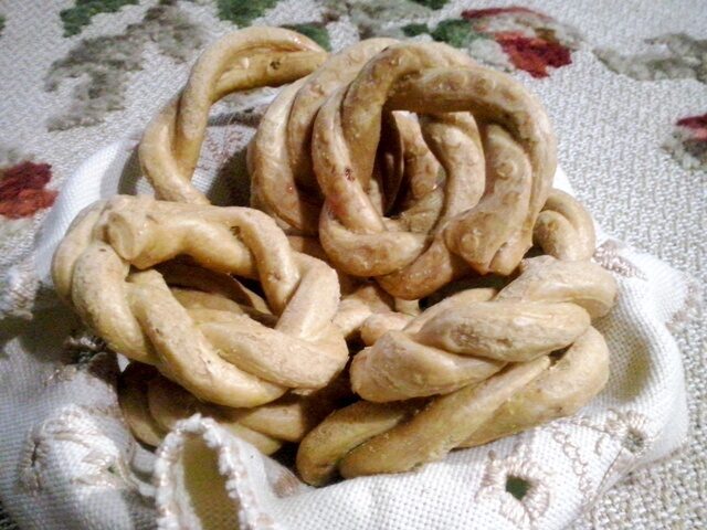 Tarallini salati intrecciati
