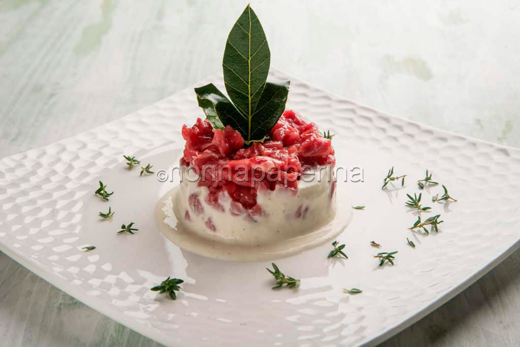 Tartare di manzo con maionese all’aglio, un secondo sfizioso
