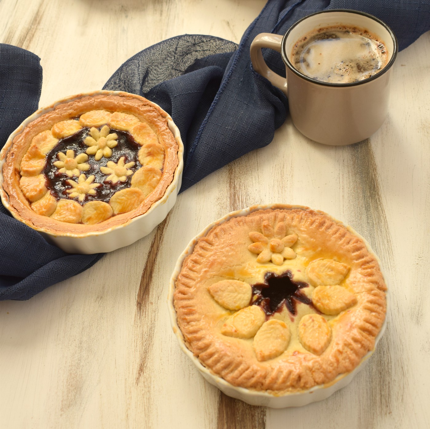 Tarte alle mandorle con confettura di more