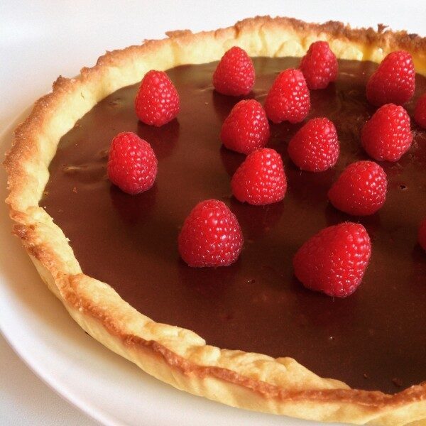 Tarte con cioccolato e lamponi