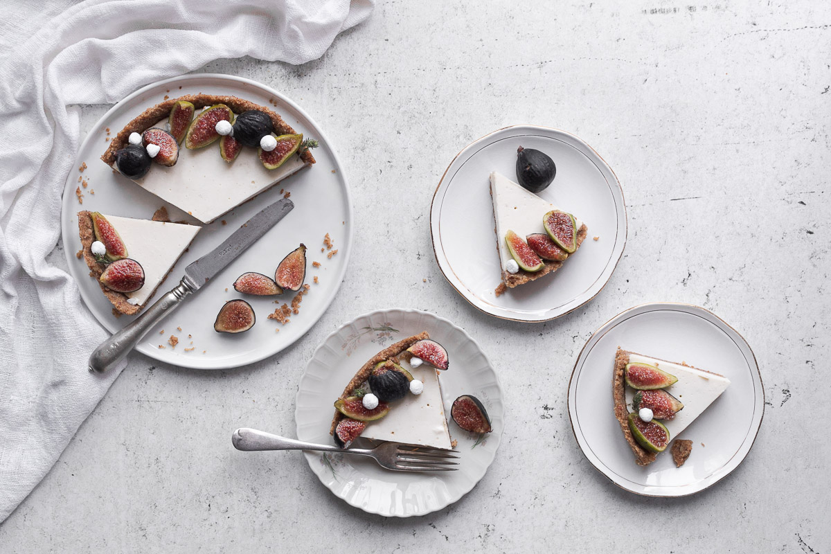 Tarte con panna cotta alle foglie di fico