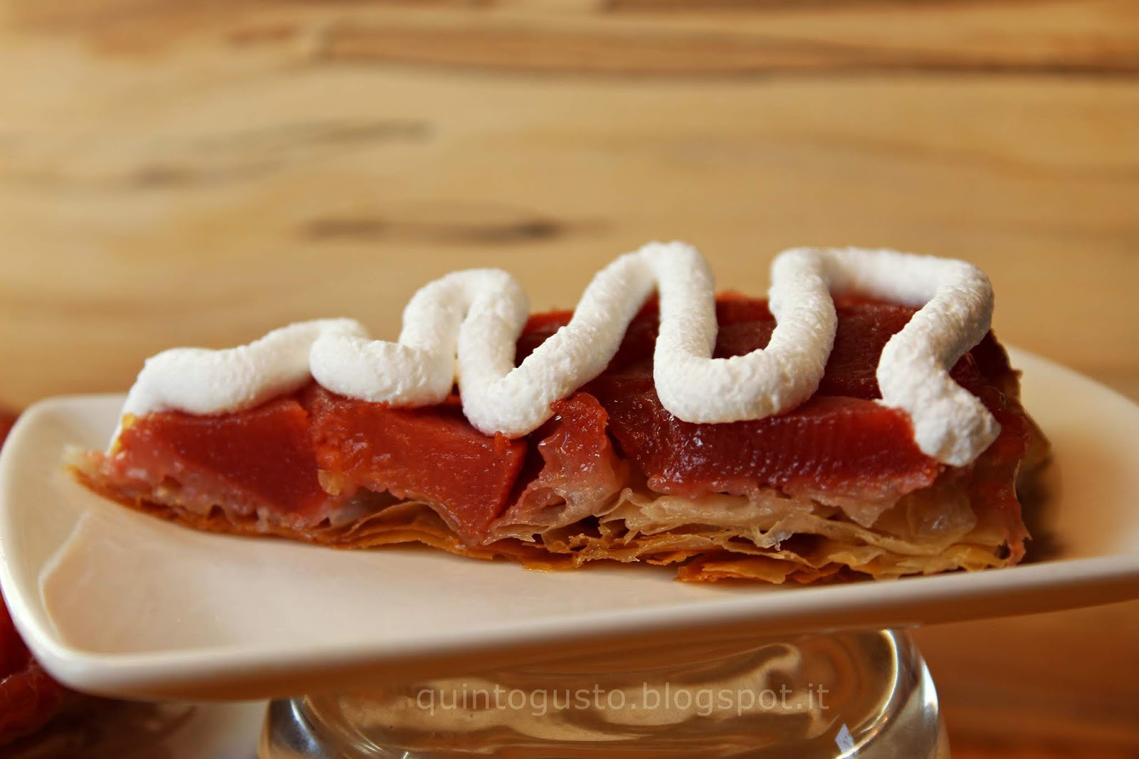Tarte tatin di mele cotogne su pasta fillo