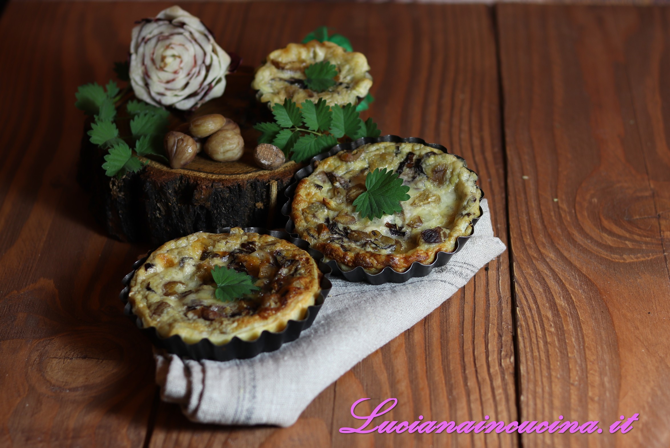 Tartellette al radicchio e castagne