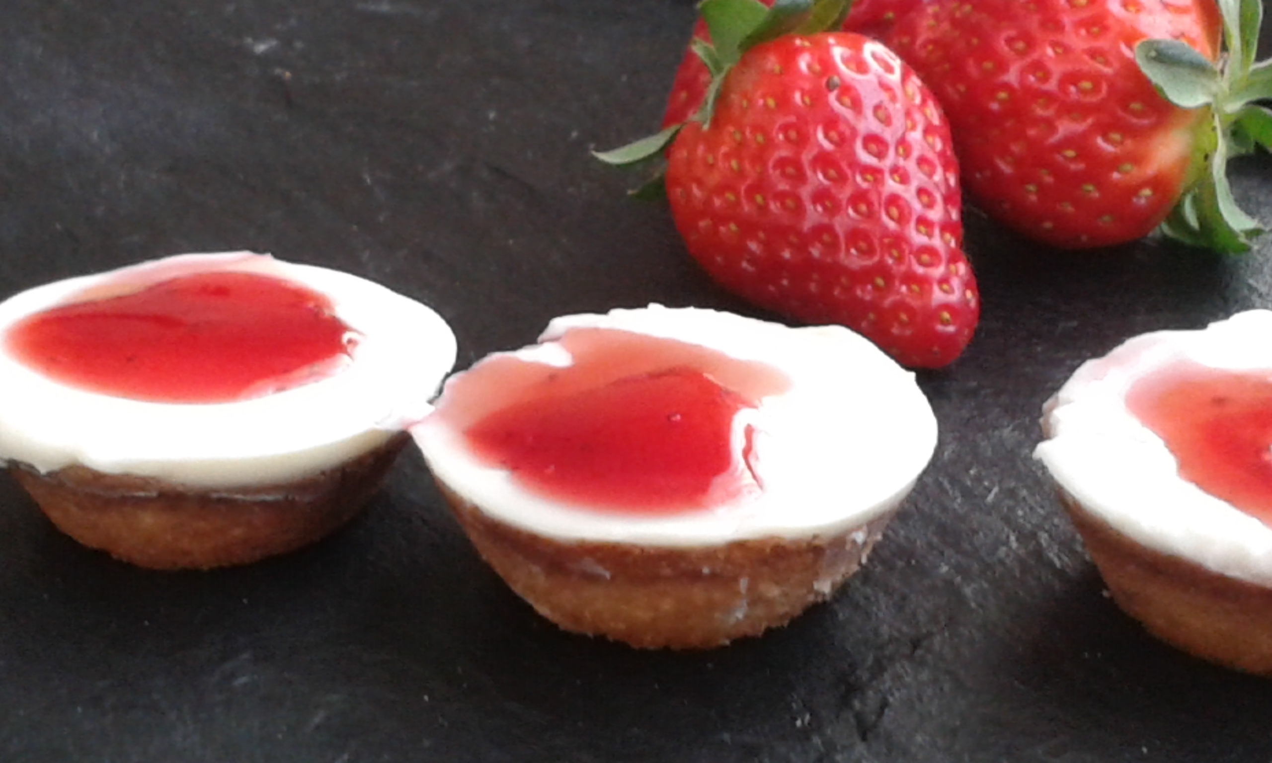 Tartellette croccanti di panna cotta