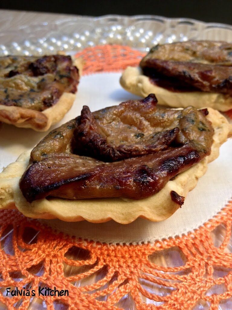 Tartellette vegan ai funghi porcini