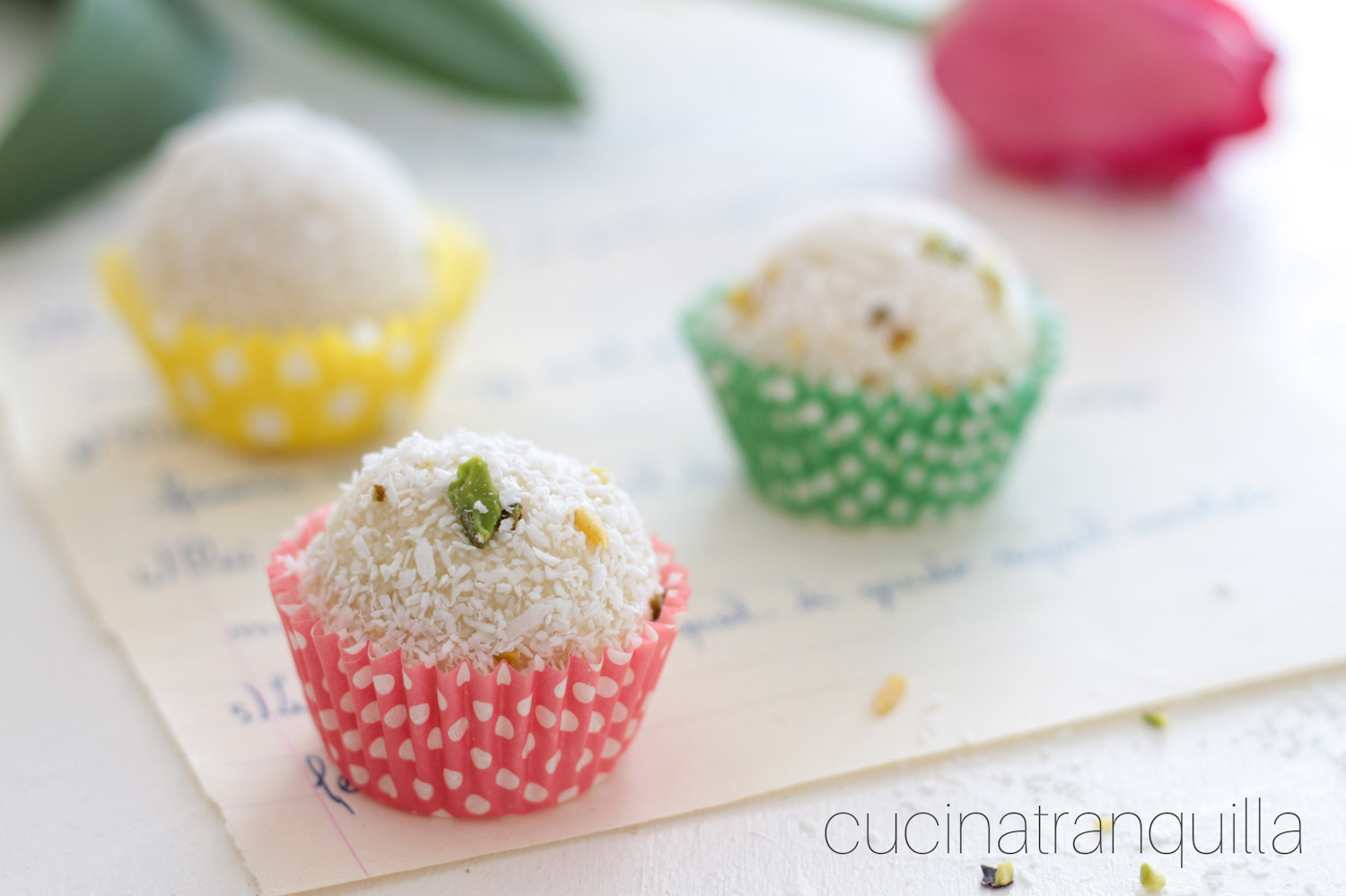 Tartufi al cocco e pistacchio