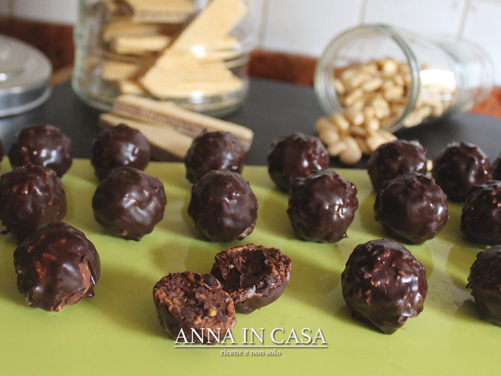 Tartufini croccanti con crema di nocciole