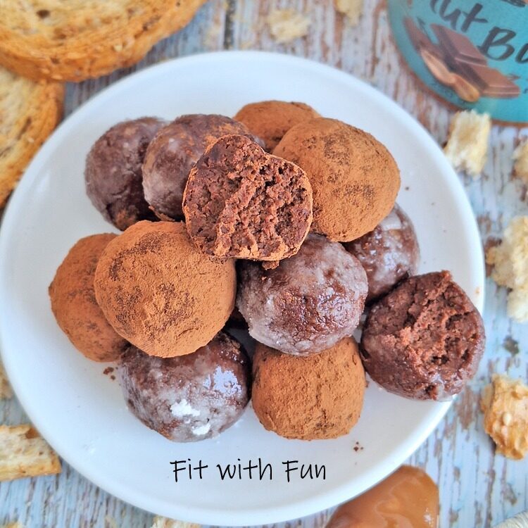 Tartufini di fette biscottate e cacao proteici 15 calorie