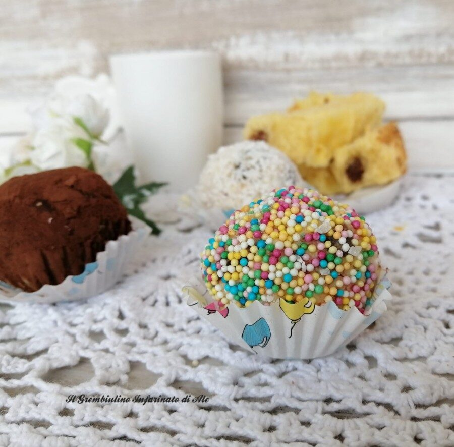 Tartufini di torta allo yogurt greco e cioccolato