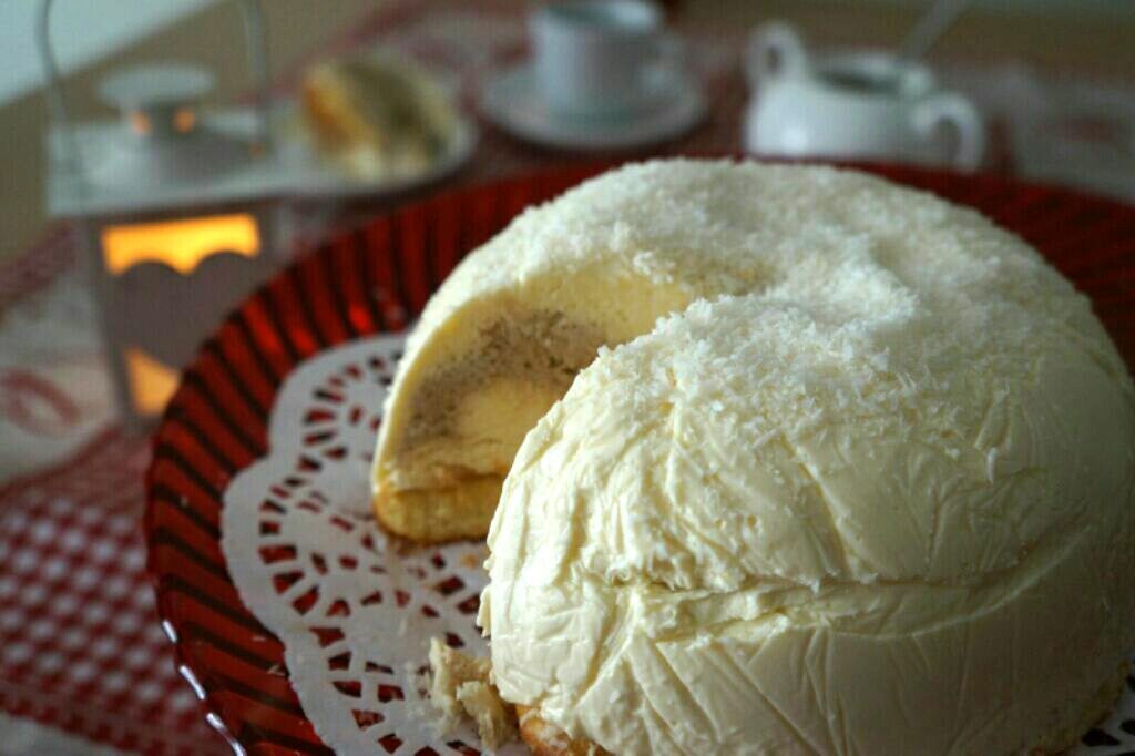 Tartufo bianco con cuore al caffè -torta gelato