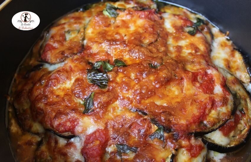 Teglia di melanzane gratinate con pecorino e tumatì