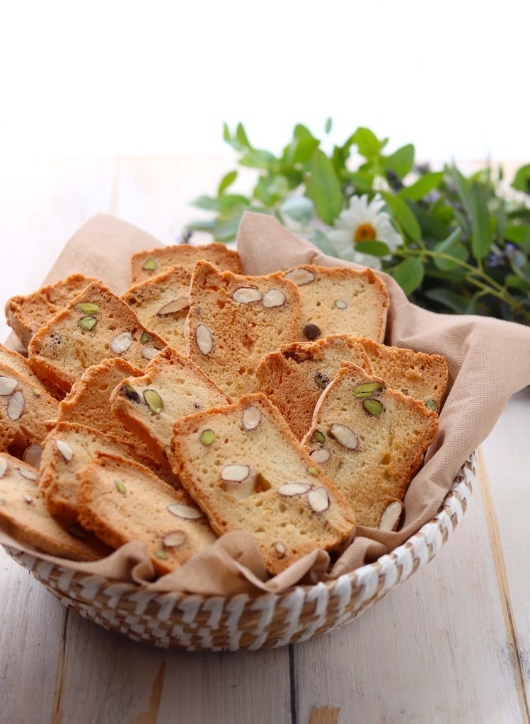 Tegole mandorle e pistacchi