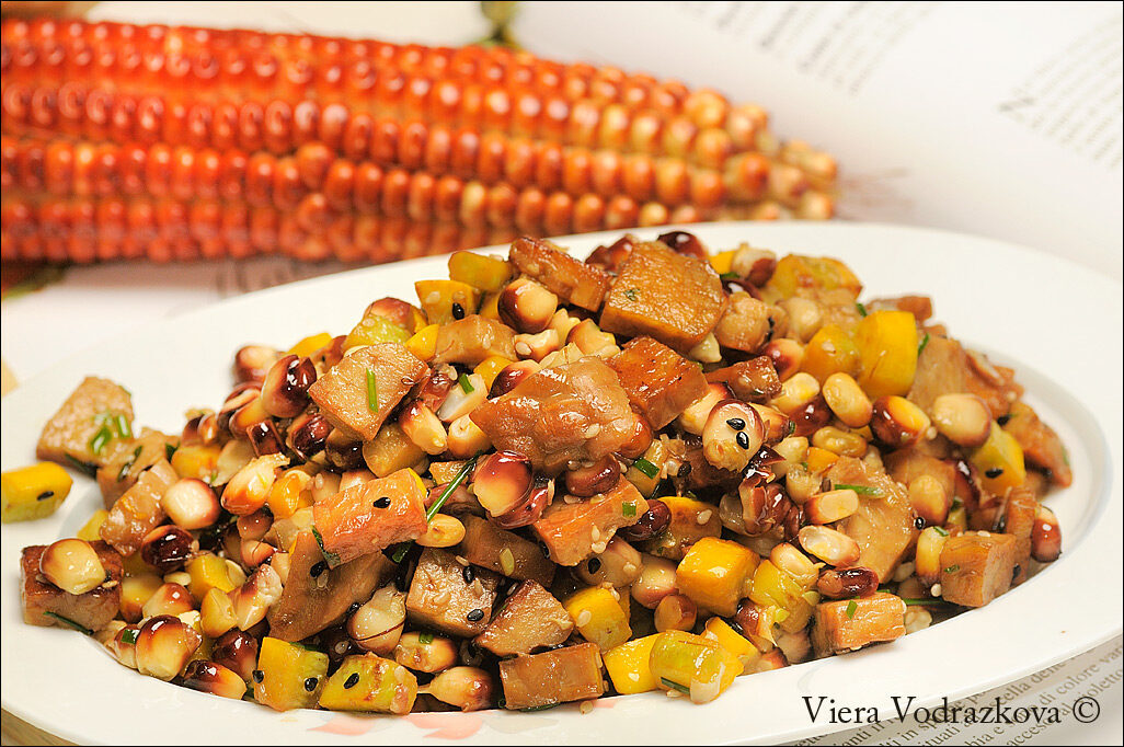Tempeh con mais Bloody e zucchina gialla