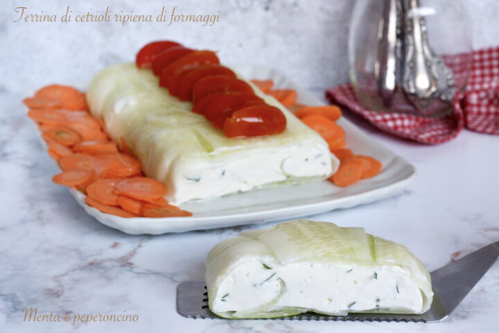 Terrina di cetrioli ripiena di formaggi