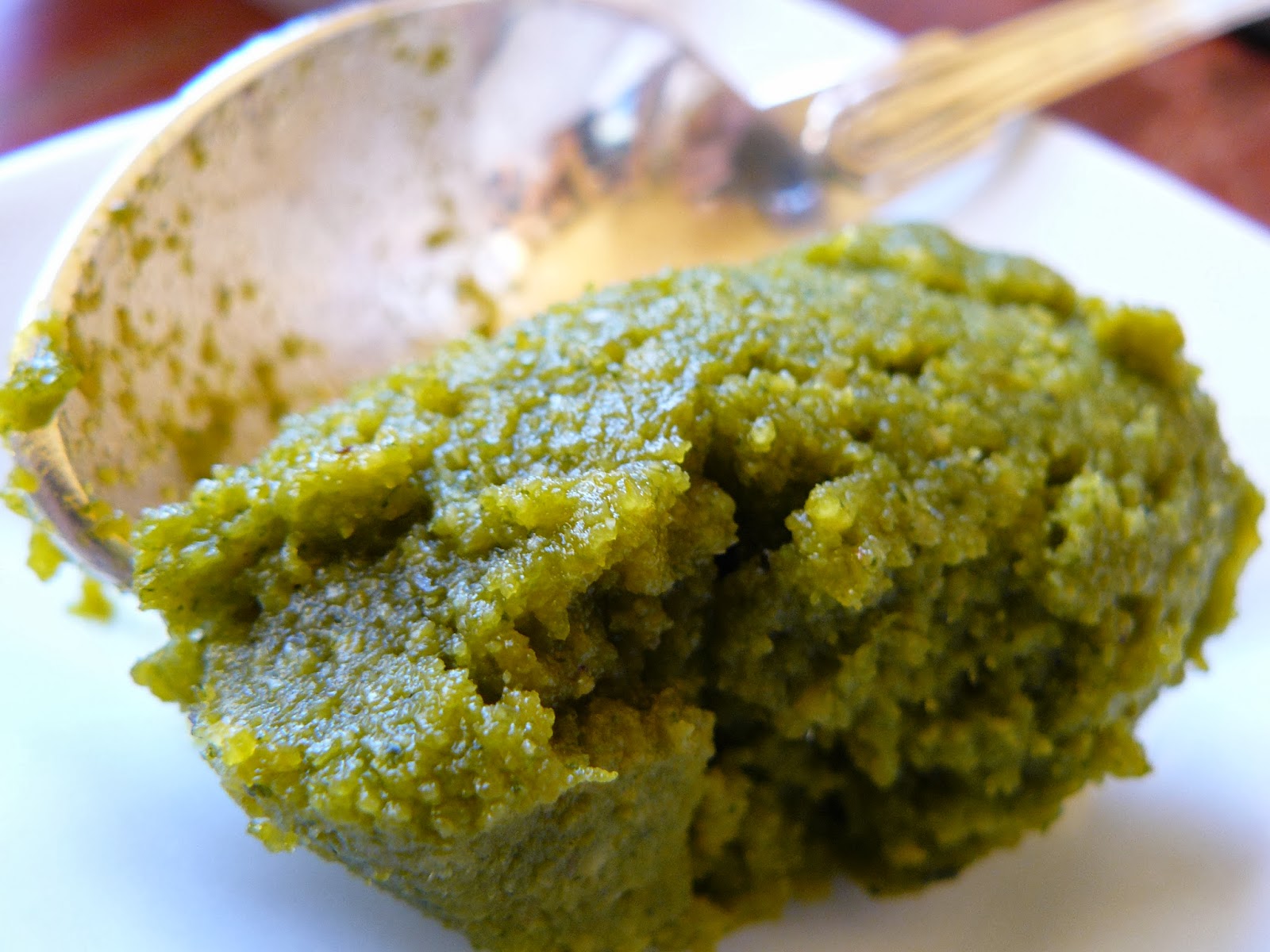 The belly of an architect? nooo, just a pesto sauce!