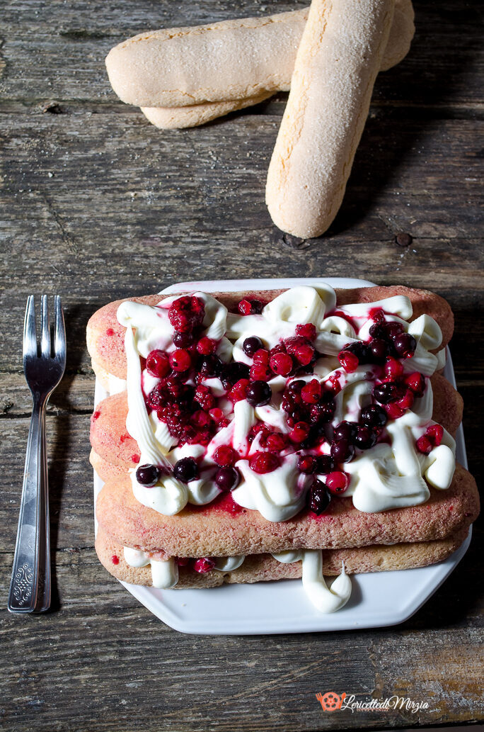 Tiramisù ai frutti di bosco
