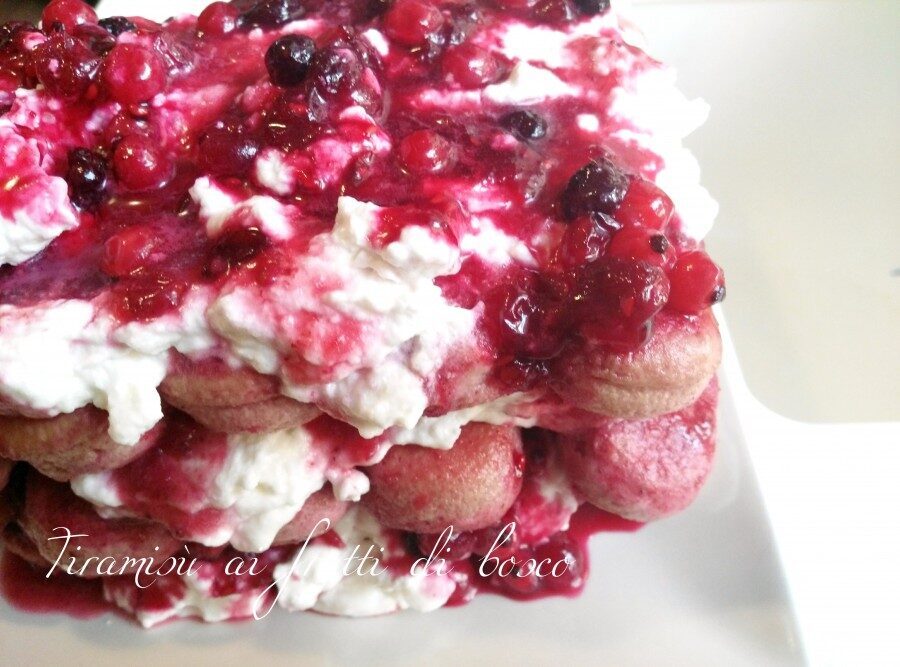 Tiramisù ai frutti di bosco