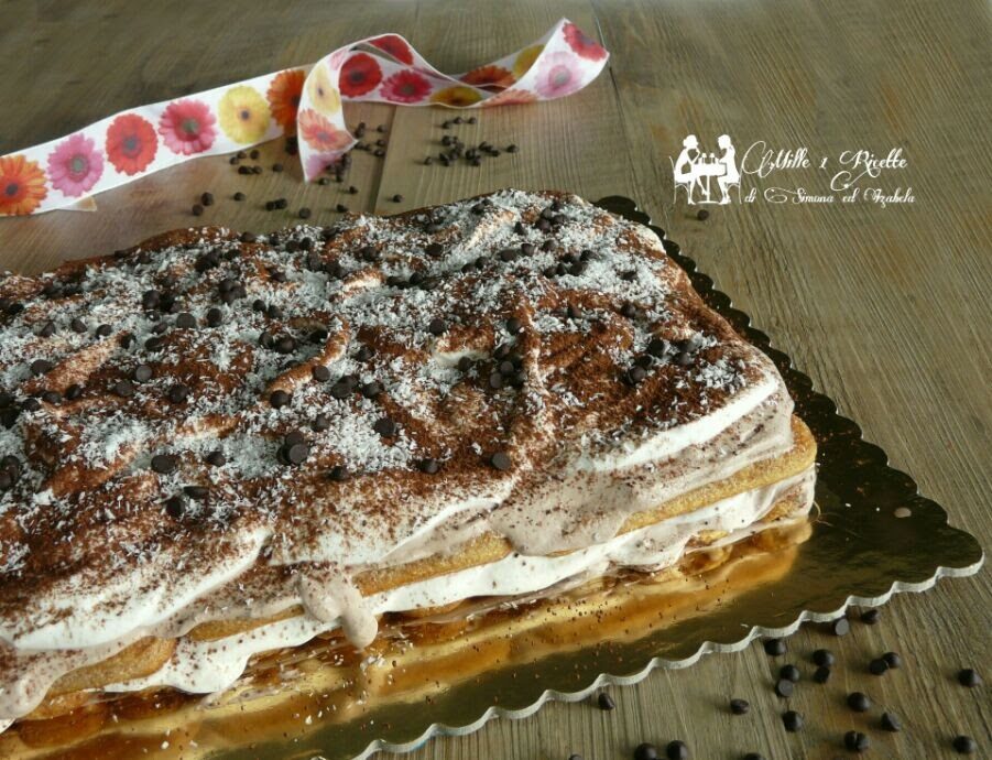 Tiramisù alla mousse di cocco e cioccolato, senza uova