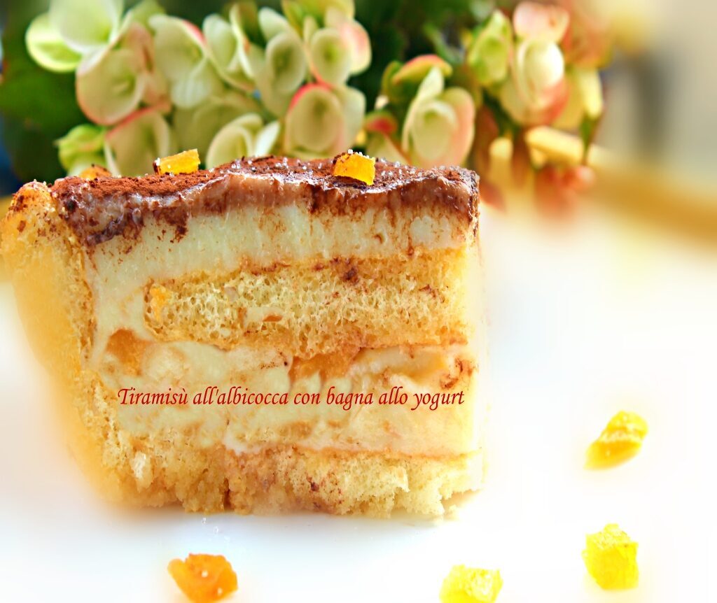 Tiramisù all’albicocca con bagna allo yogurt