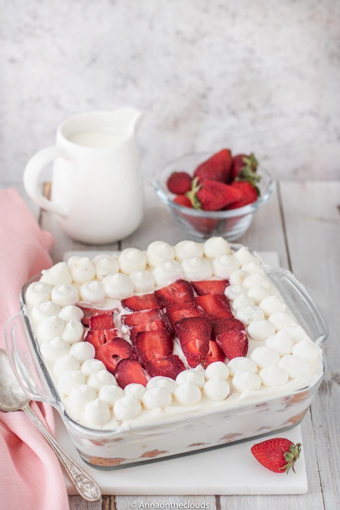 Tiramisù alle fragole e cioccolato bianco