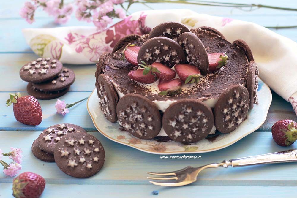 Tiramisù alle fragole e pan di stelle:ricetta facile e senza uova