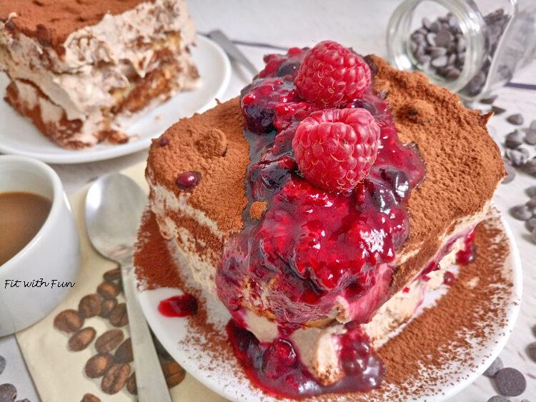 Tiramisù bombazza con fette biscottate e ricotta