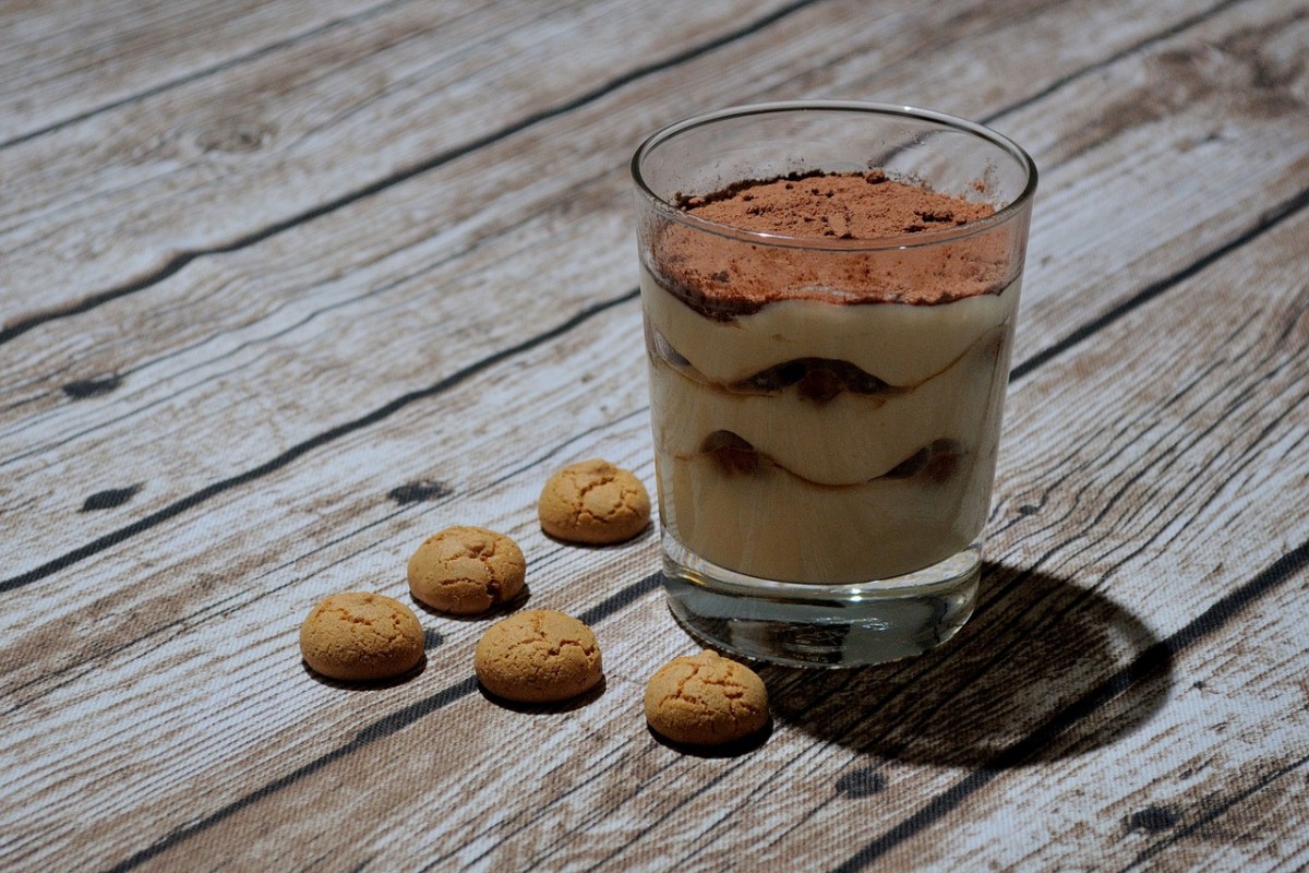 Tiramisù di amaretti al bicchiere