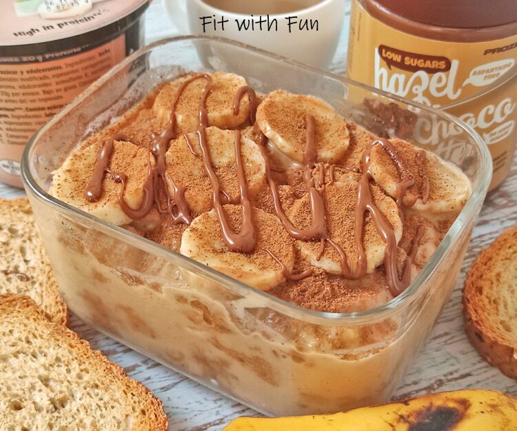 Tiramisù fit e proteico alla nocciola caffè e banana