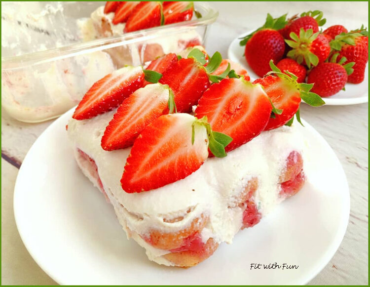 Tiramisù proteico alle fragole e ricotta