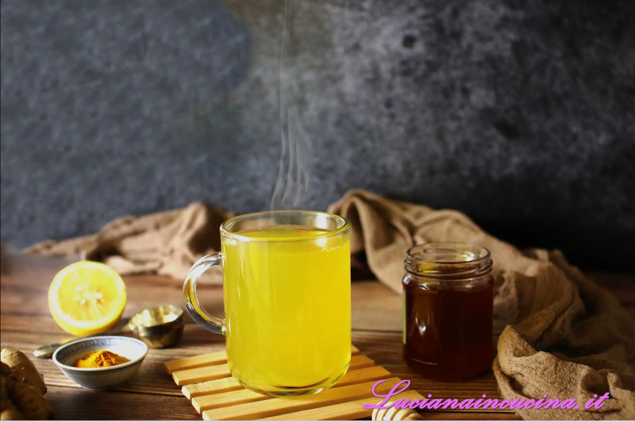 Tisana con zenzero e curcuma