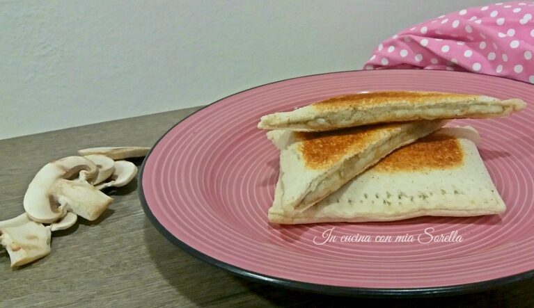 Toast alla crema di funghi