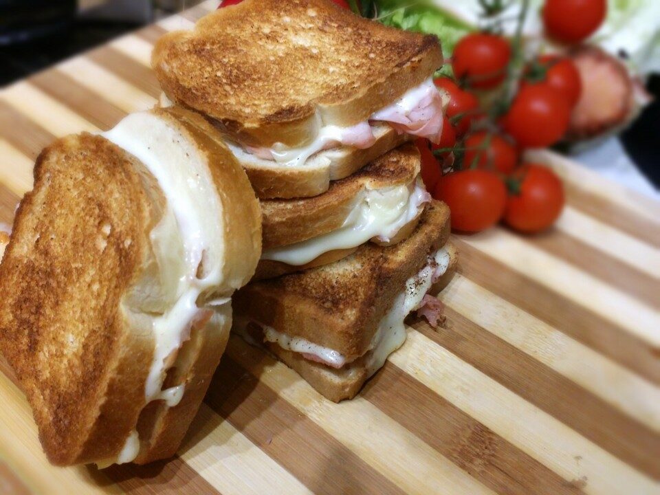 Toast con prosciutto cotto