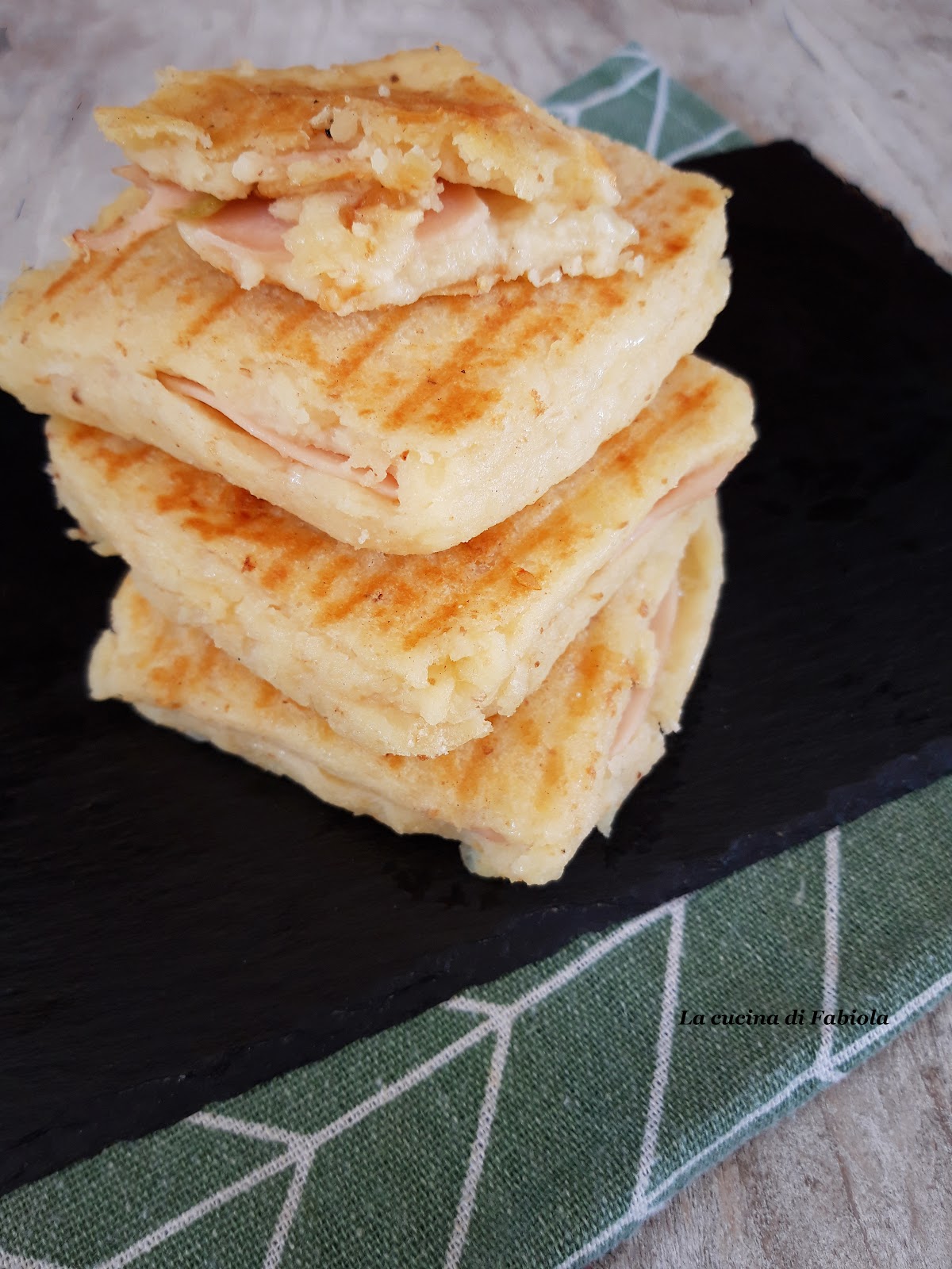 Toast di patate in padella