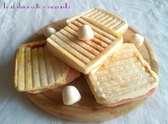 Toast sfiziosi cotto e mozzarella