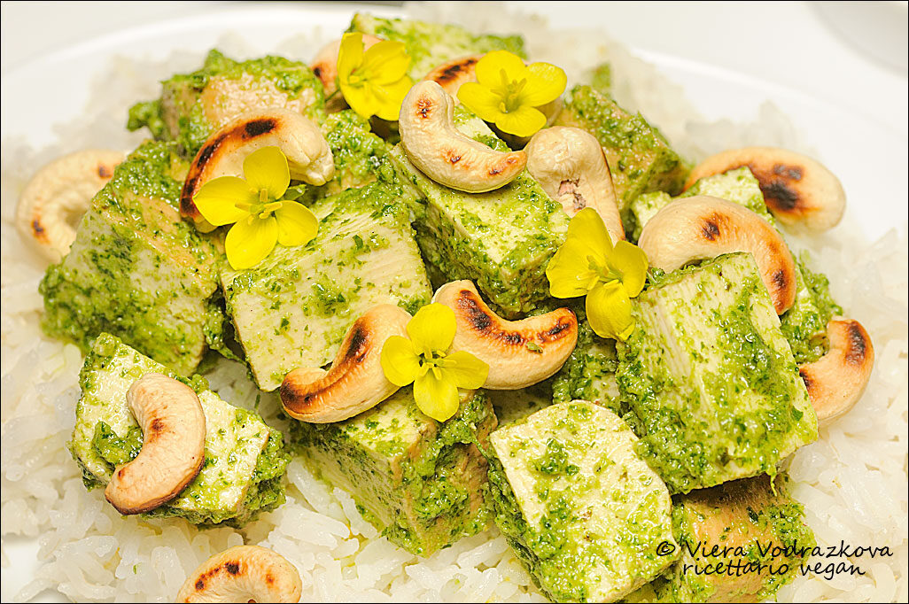 Tofu al verde con riso in bianco