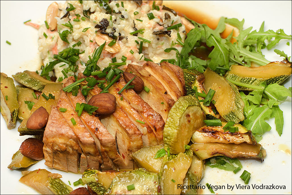 Tofu con le zucchine in friggitrice ad aria