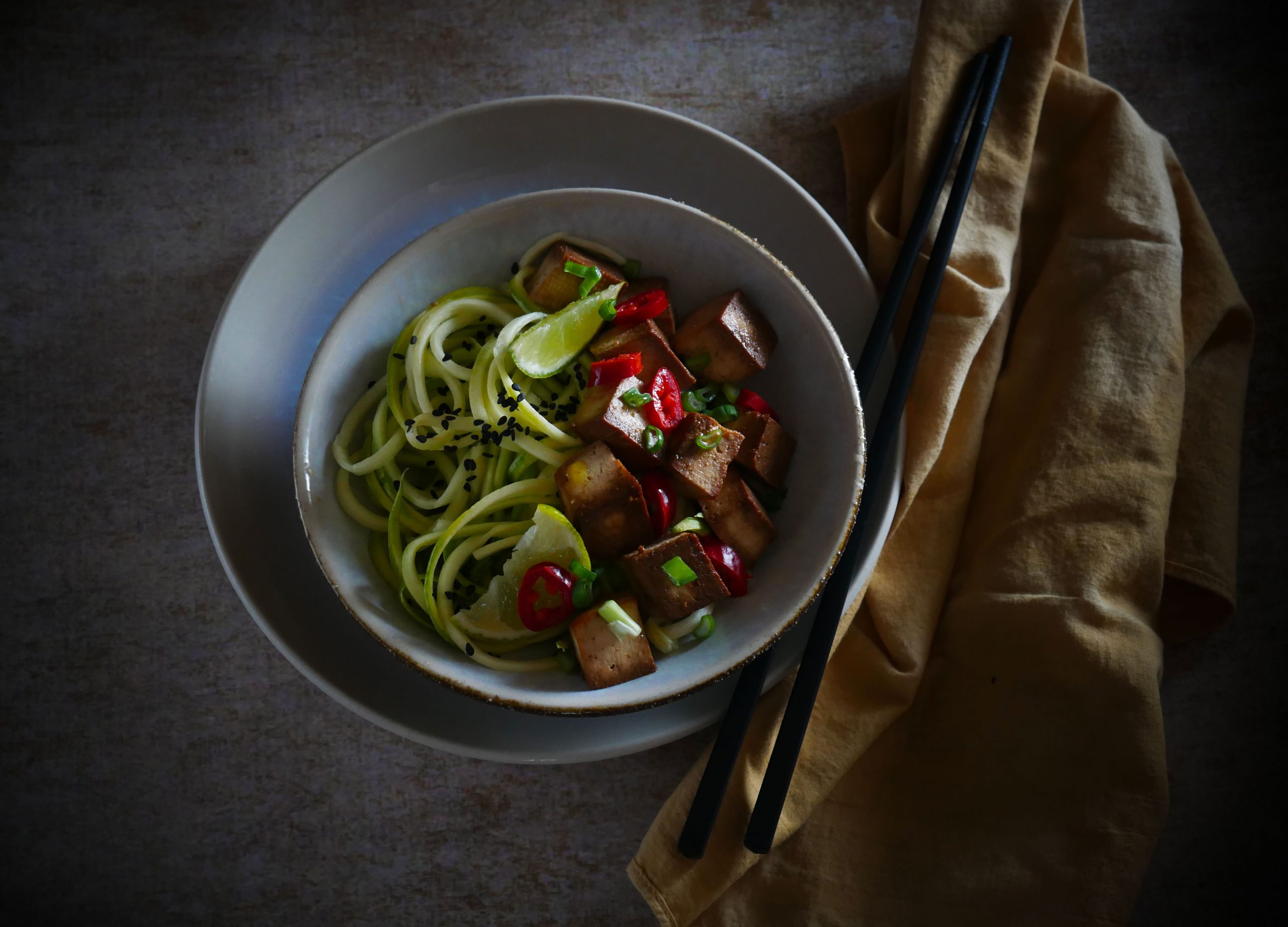 Tofu piccante con cipollotto e paprika dolce
