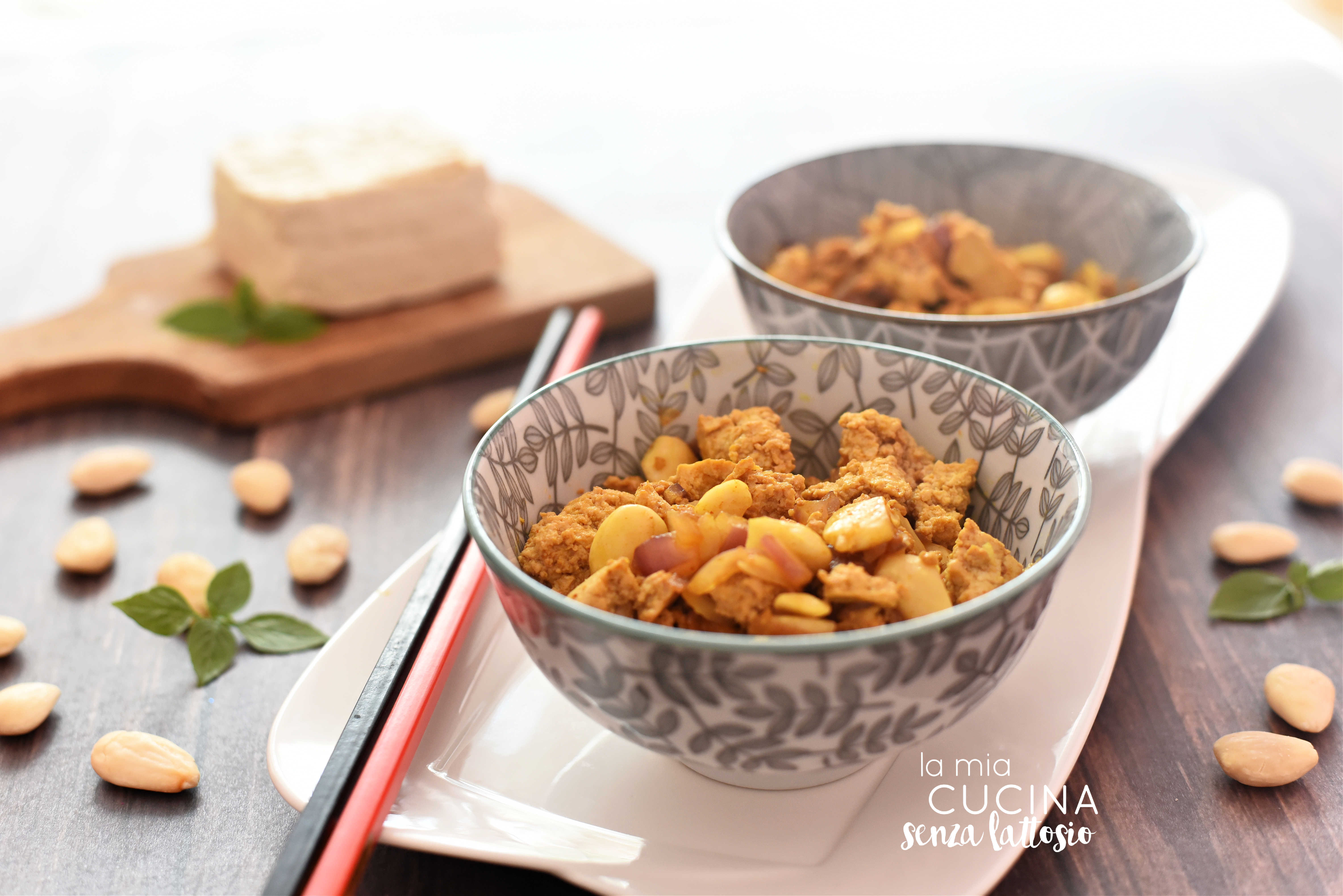 Tofu strapazzato speziato saltato in padella